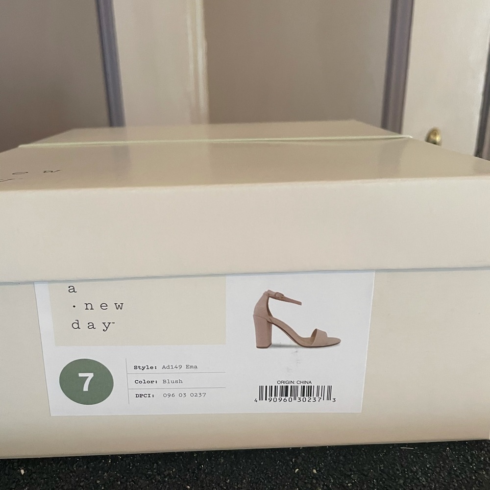 Women’s shoes